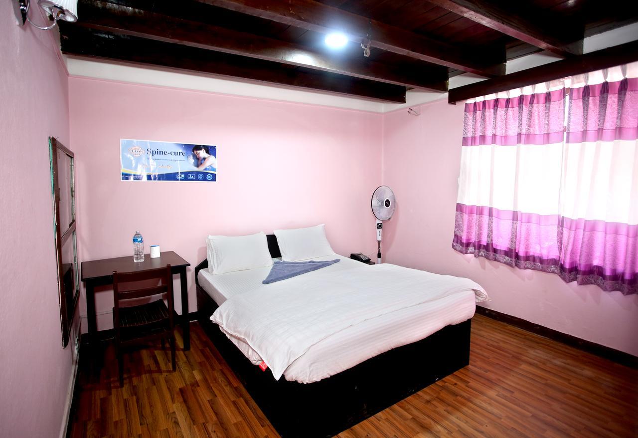 Mitra Garden Inn Kathmandu Exterior foto