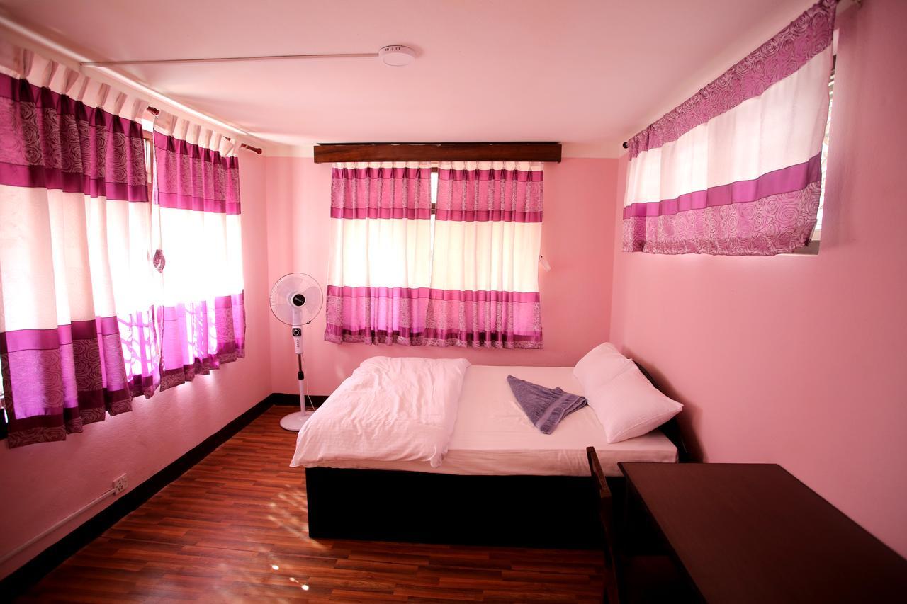 Mitra Garden Inn Kathmandu Exterior foto